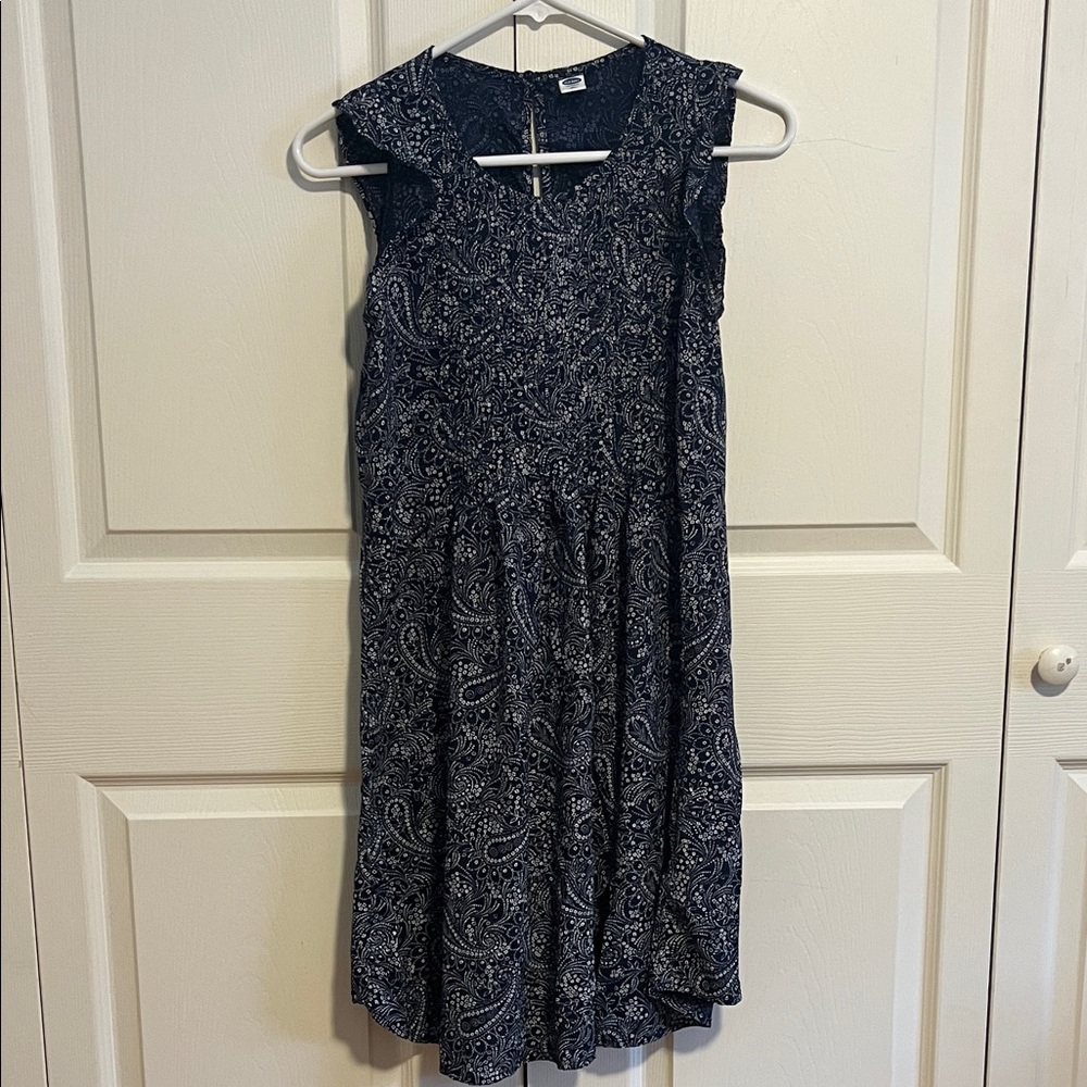 Old Navy, sleeveless dress, size XS, navy and white, paisley design